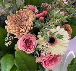 Valentines Floral Boquet (Deluxe)